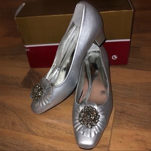 PIERRE DUMAS dress shoes